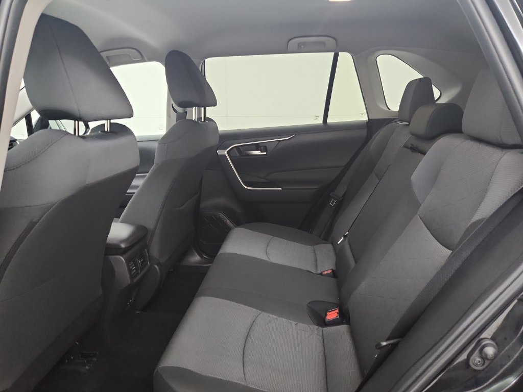 Used 2025 Toyota RAV4 XLE AWD/4WD image 34