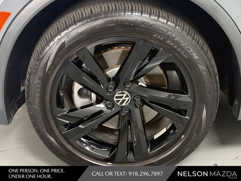 Used 2024 Volkswagen Tiguan SE R-Line AWD/4WD image 13