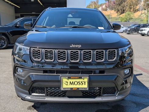 New 2026 Jeep Compass Latitude image 11