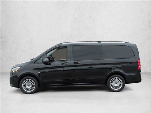 Used 2022 Mercedes-Benz Metris Passenger image 8