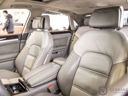 Used 2008 Audi S8 image 18