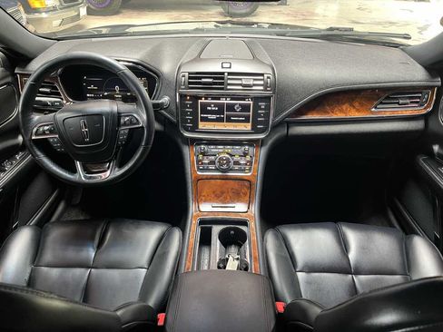 Used 2018 Lincoln Continental Premiere AWD/4WD image 9