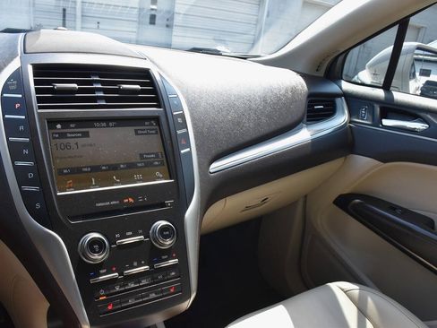 Used 2018 Lincoln MKC Premiere FWD image 19
