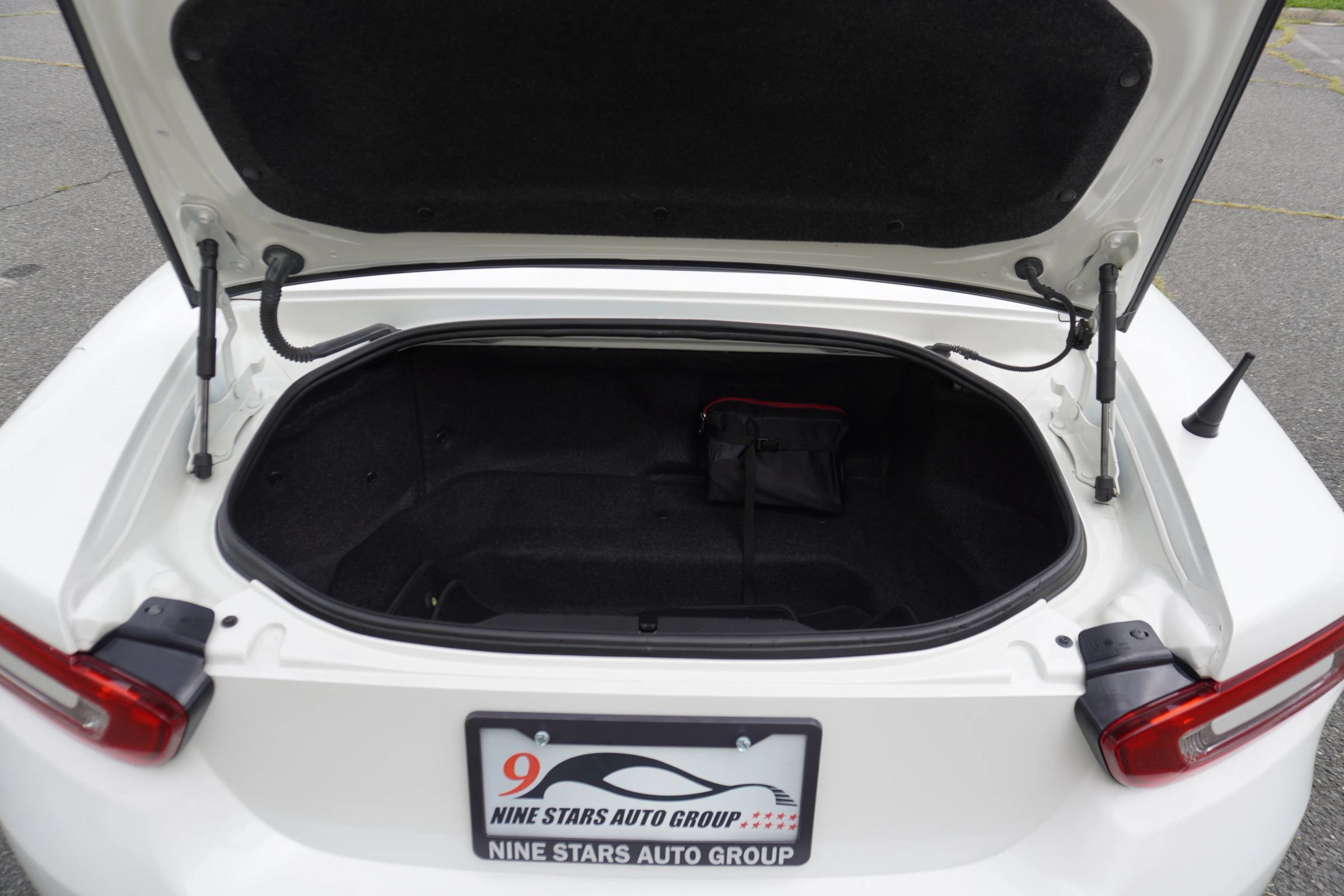 Used 2018 FIAT 124 Spider Abarth w/ Convenience Group RWD image 20
