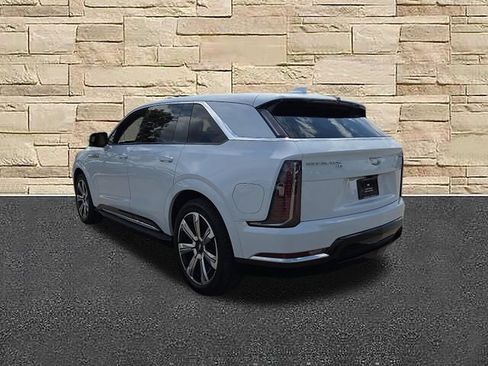 Certified 2026 Cadillac Escalade IQ Luxury 2 AWD/4WD image 4
