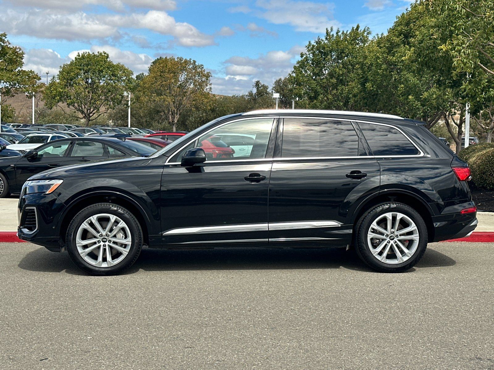 Used 2025 Audi Q7 3.0T Premium Plus w/ Premium Plus Package AWD/4WD image 3