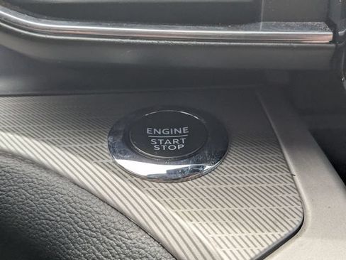 Used 2023 Ford Explorer XLT w/ Equipment Group 202A RWD image 19