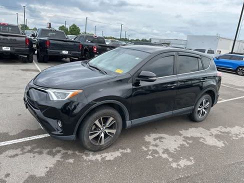 Used 2018 Toyota RAV4 XLE AWD/4WD image 11
