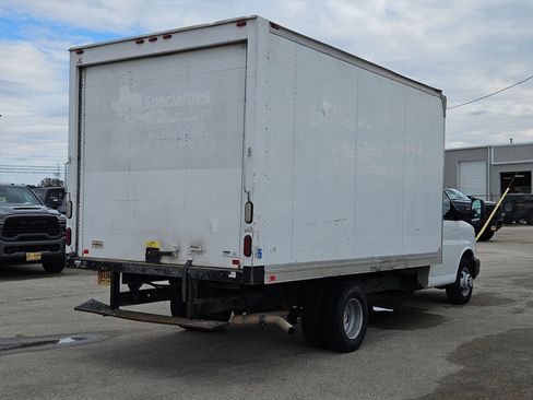 Used 2015 Chevrolet Express 3500 Extended image 3