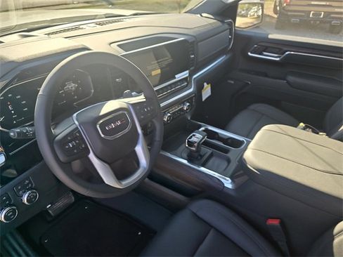 New 2026 GMC Sierra 1500 SLT image 18