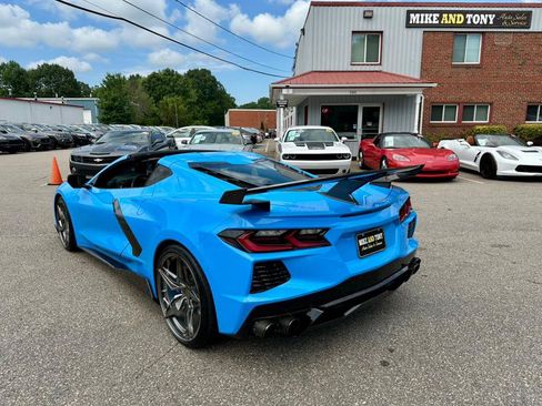 Used 2021 Chevrolet Corvette Stingray Coupe w/ Engine Appearance Package RWD image 9