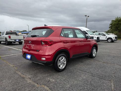 Used 2022 Hyundai Venue SE w/ Cargo Package FWD image 4