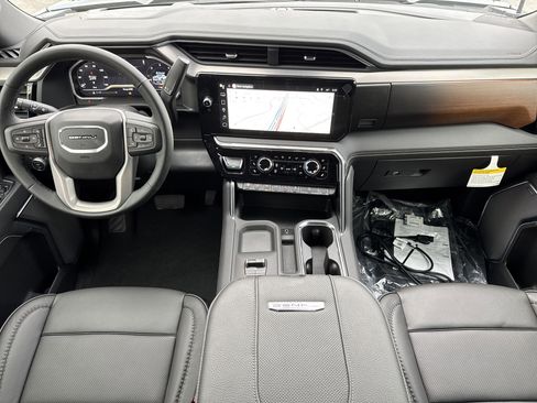 New 2025 GMC Sierra 2500 Denali w/ Denali Reserve Package image 28