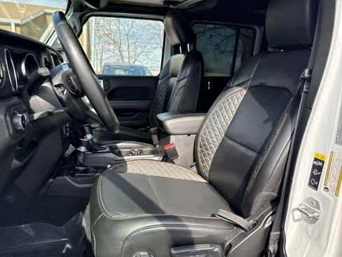 Used 2022 Jeep Wrangler Unlimited Sahara image 12