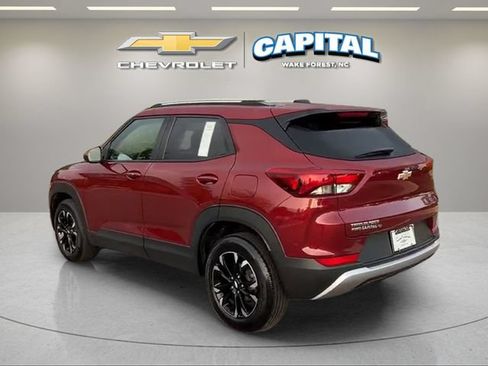 Used 2023 Chevrolet TrailBlazer LT w/ Convenience Package AWD/4WD image 3