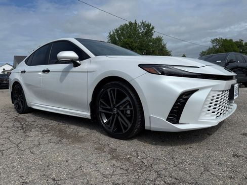 Used 2025 Toyota Camry XSE w/ Premium Package FWD image 18