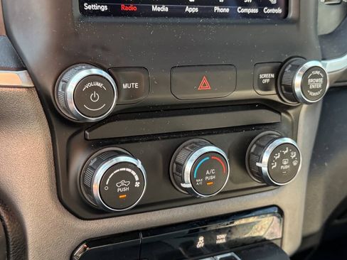 Used 2021 RAM 1500 Big Horn AWD/4WD image 30