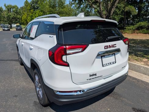 Used 2023 GMC Terrain SLT AWD/4WD image 6