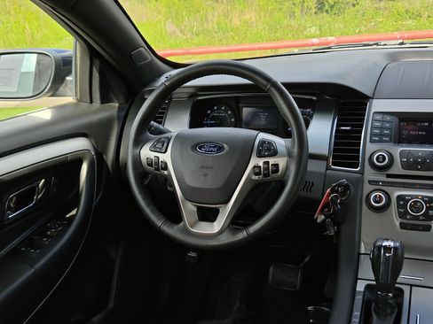 Used 2016 Ford Taurus SEL FWD image 14