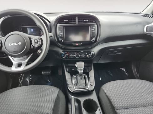 Used 2022 Kia Soul LX w/ Technology Package FWD image 11