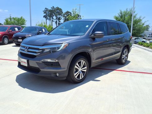 Used 2018 Honda Pilot EX image 3