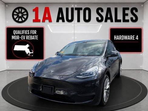 Used 2024 Tesla Model Y Long Range AWD/4WD image 1