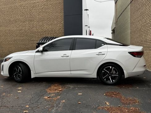 Used 2024 Nissan Sentra SV image 27