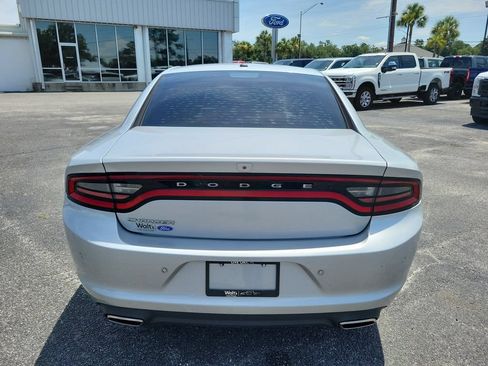 Used 2020 Dodge Charger SXT RWD image 9