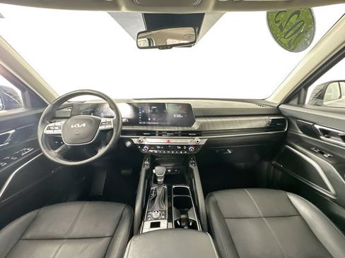 Used 2023 Kia Telluride EX w/ EX Captain's Chair Package AWD/4WD image 3
