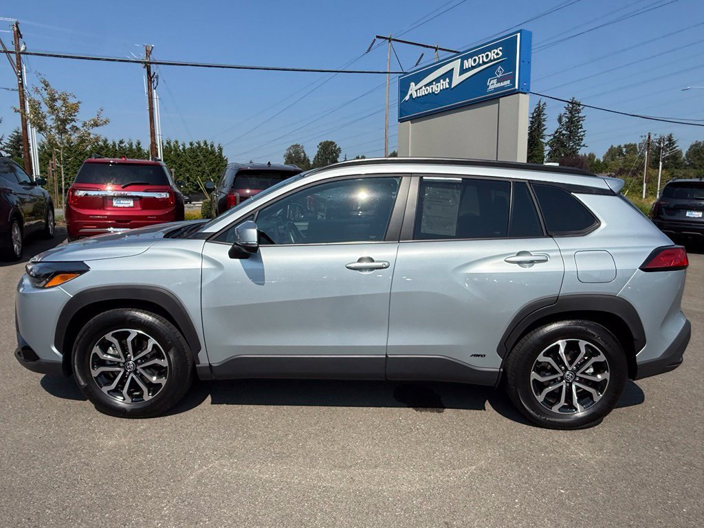 Used 2023 Toyota Corolla Cross AWD Hybrid w/ Moonroof Package image 2
