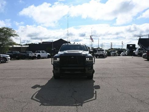 Used 2024 RAM 3500 Limited AWD/4WD image 2