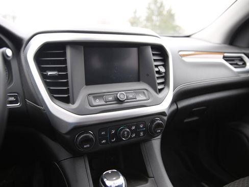 Used 2018 GMC Acadia SLE w/ LPO, Floor Liner Package image 15