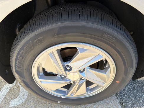 New 2026 Hyundai Elantra SE image 17