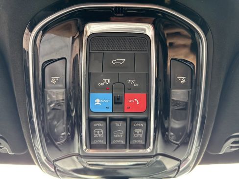 Used 2022 Jeep Grand Wagoneer Series II image 61