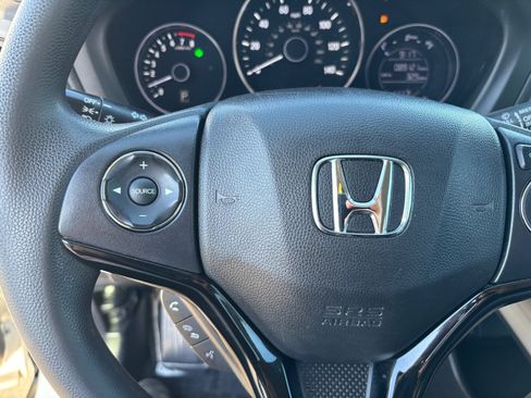 Certified 2020 Honda HR-V LX image 30