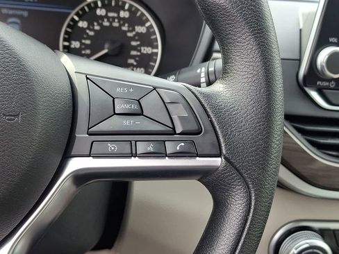 Used 2024 Nissan Altima 2.5 SV image 22