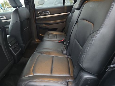 Used 2018 Ford Explorer XLT w/ Equipment Group 202A image 18