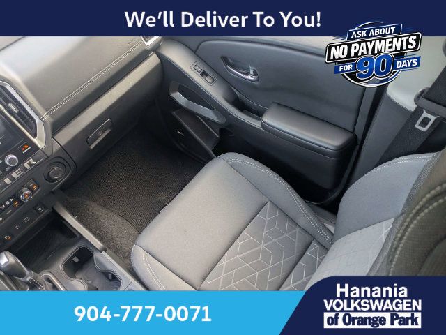 Used 2025 Nissan Frontier SV w/ SV Convenience Package RWD image 17