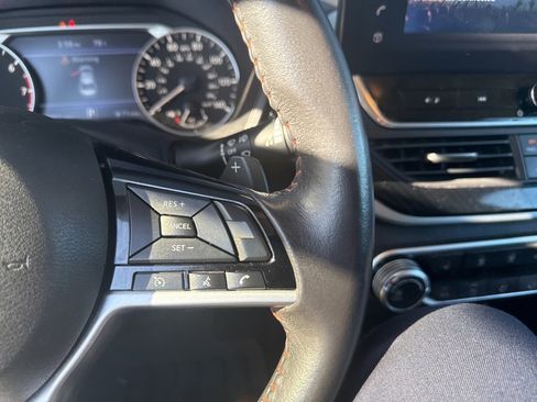 Certified 2023 Nissan Altima 2.5 SR w/ SR Premium Package image 21