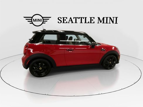 Certified 2024 MINI Cooper SE image 12