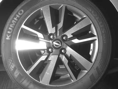 Used 2025 Nissan Versa SV image 15