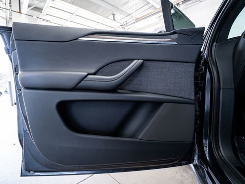 Used 2024 Tesla Model X image 29