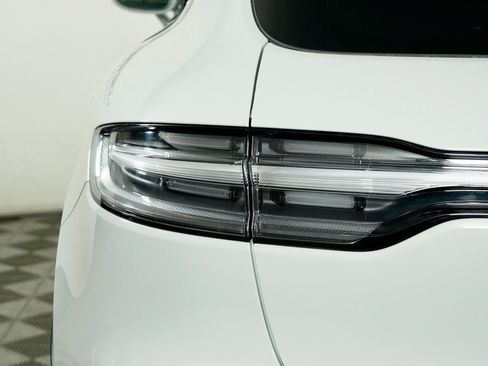 New 2026 Porsche Macan image 12