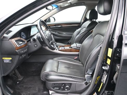 Used 2017 Genesis G90 3.3T Premium image 9