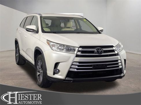 Used 2019 Toyota Highlander XLE image 1