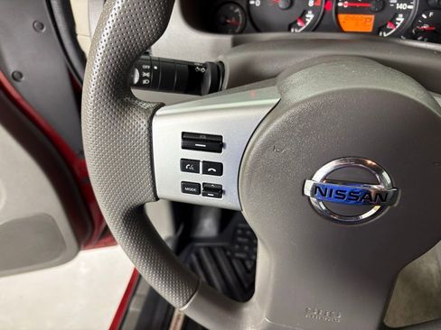 Used 2014 Nissan Frontier SV image 18