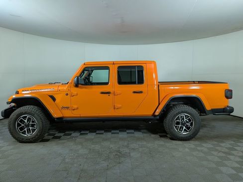 New 2025 Jeep Gladiator Rubicon w/ Convenience Group image 3