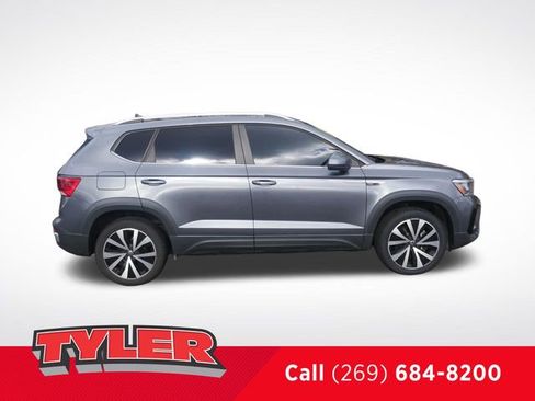 Used 2022 Volkswagen Taos SE image 9