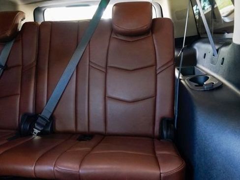 Used 2019 Cadillac Escalade ESV Premium Luxury image 71