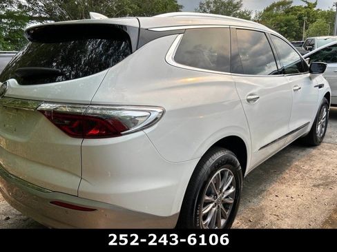 Used 2023 Buick Enclave Essence FWD image 3